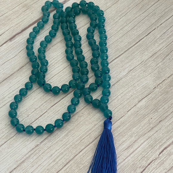 Gorgeous top grade blue Apatite 8 mm Gemstone Mala - Picture 4 of 4